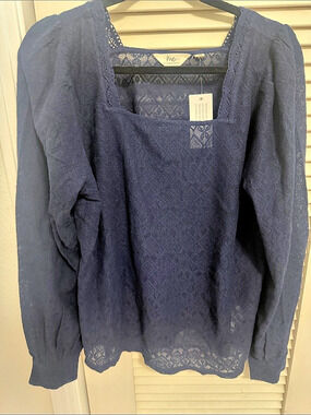 Me by Jennie Garth Charleston Lace Blouse in Blue Size Large NWT